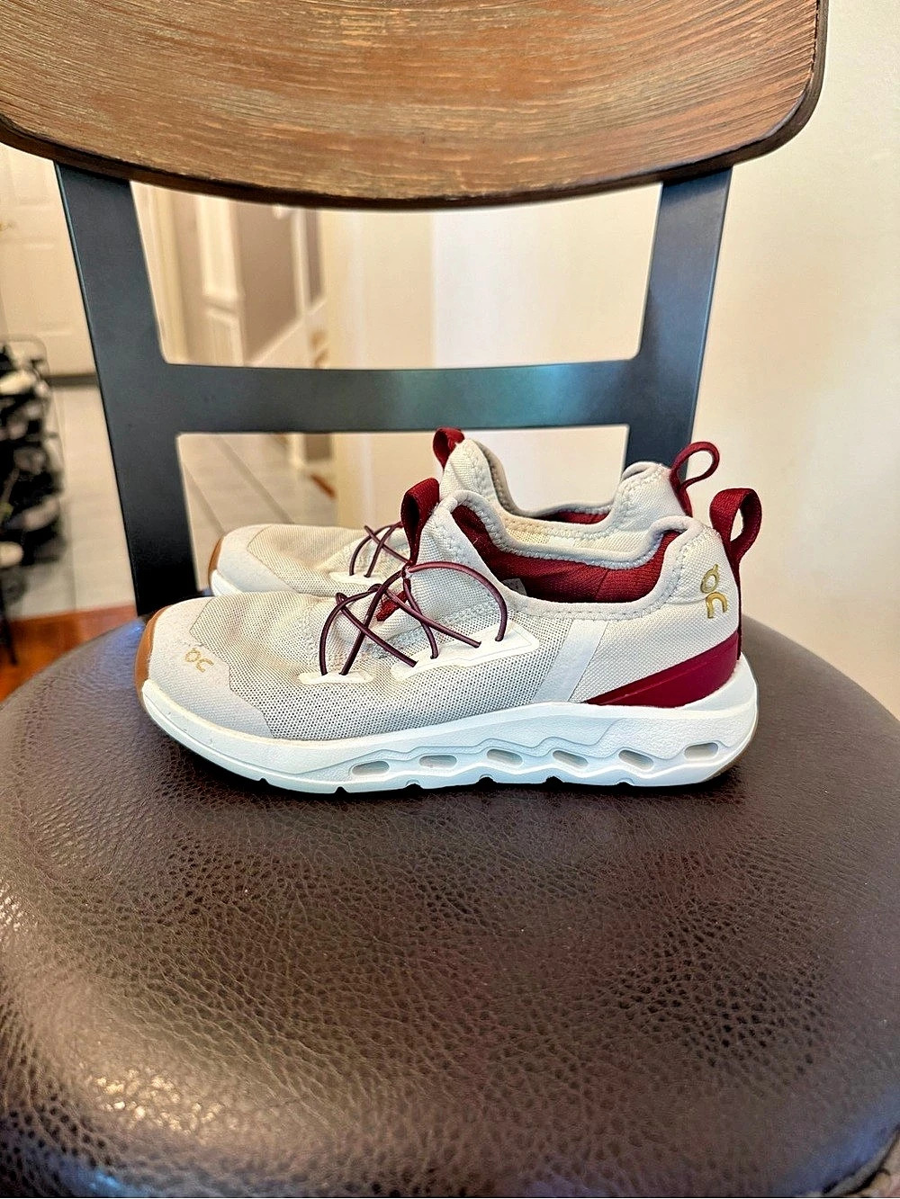 On Running Cloudleap Sneakers Pearl Ivory Kids Size 1